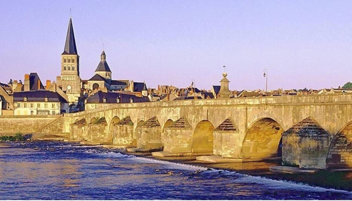 Maison De Village En Bord De Riviere Narcy Zewnętrze zdjęcie